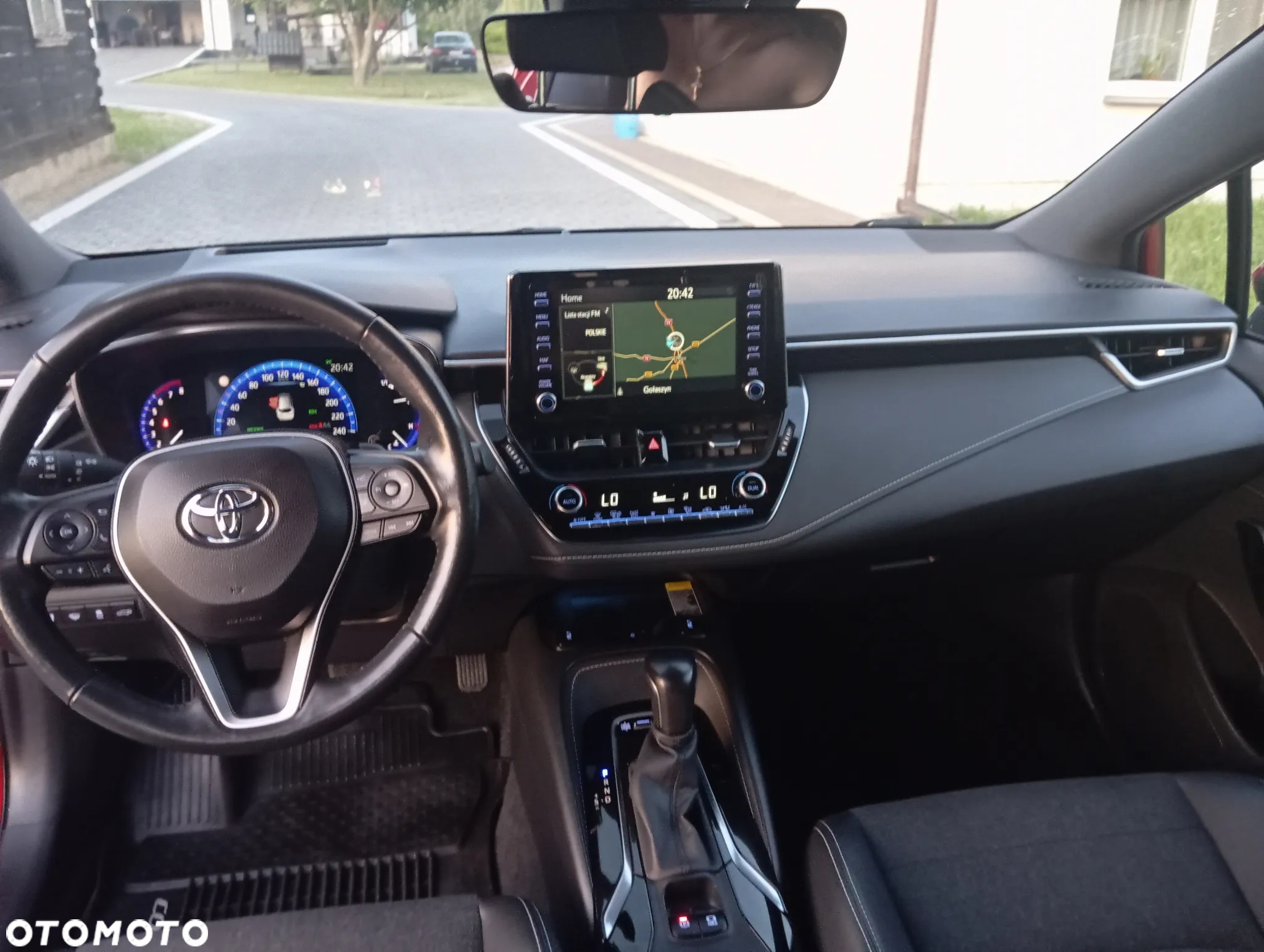 Toyota Corolla 2.0 Hybrid Executive - 24