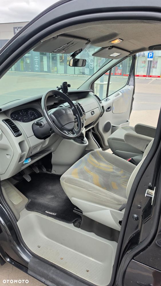 Renault Trafic Passenger - 13