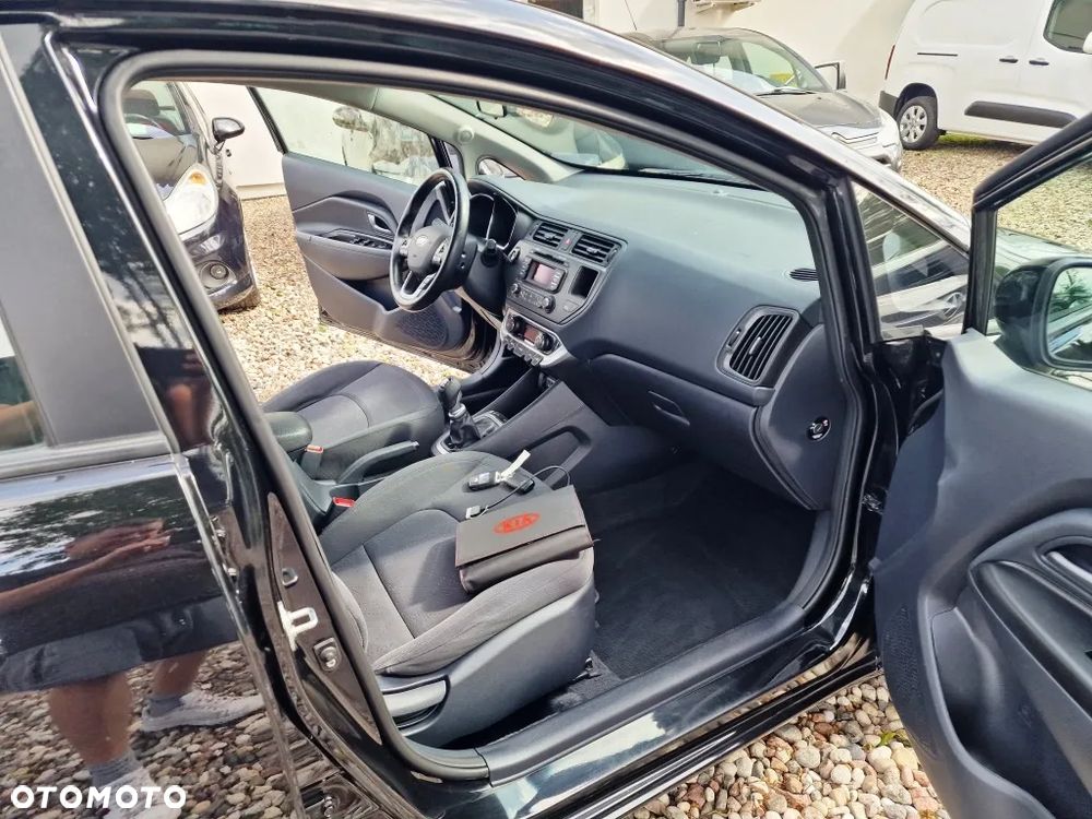 Kia Rio - 15