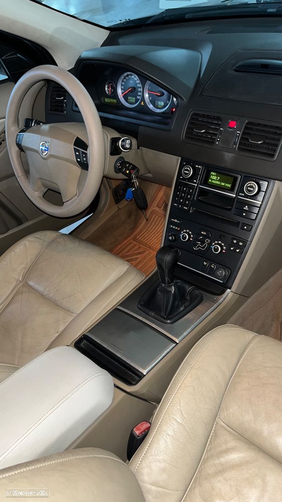 Volvo XC 90 2.4 D5 7L Nivel 3 - 7
