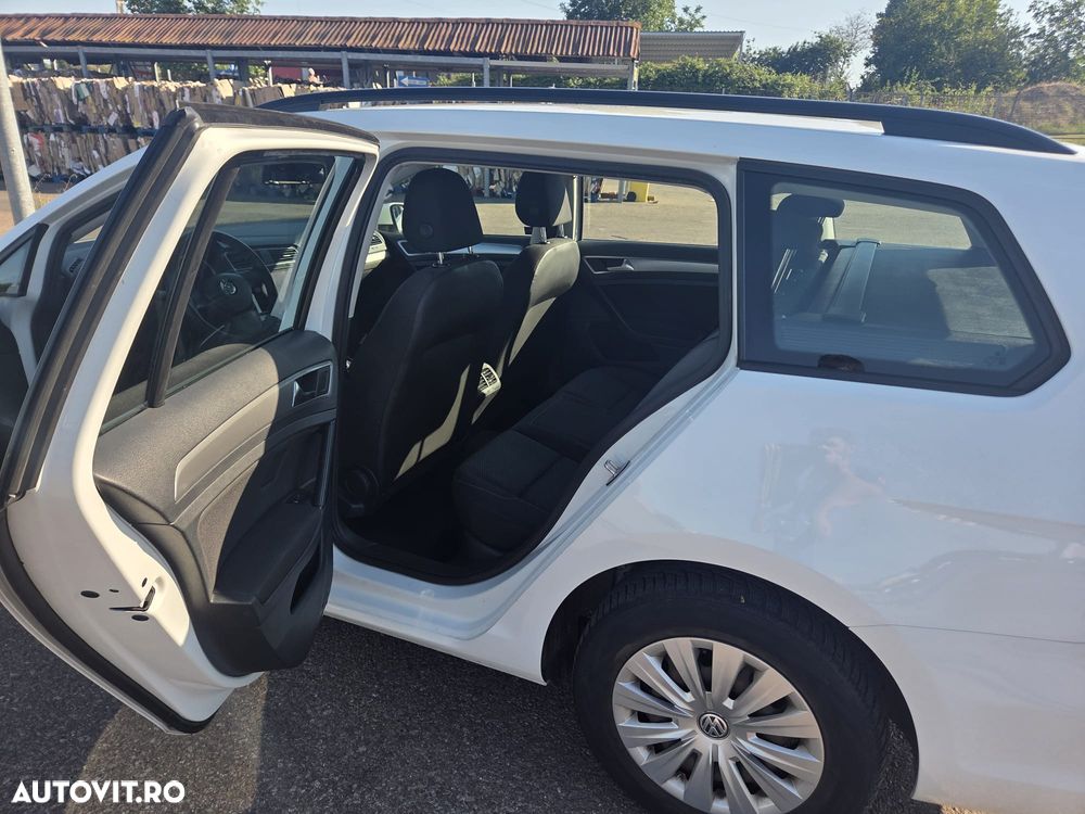 Volkswagen Golf - 8