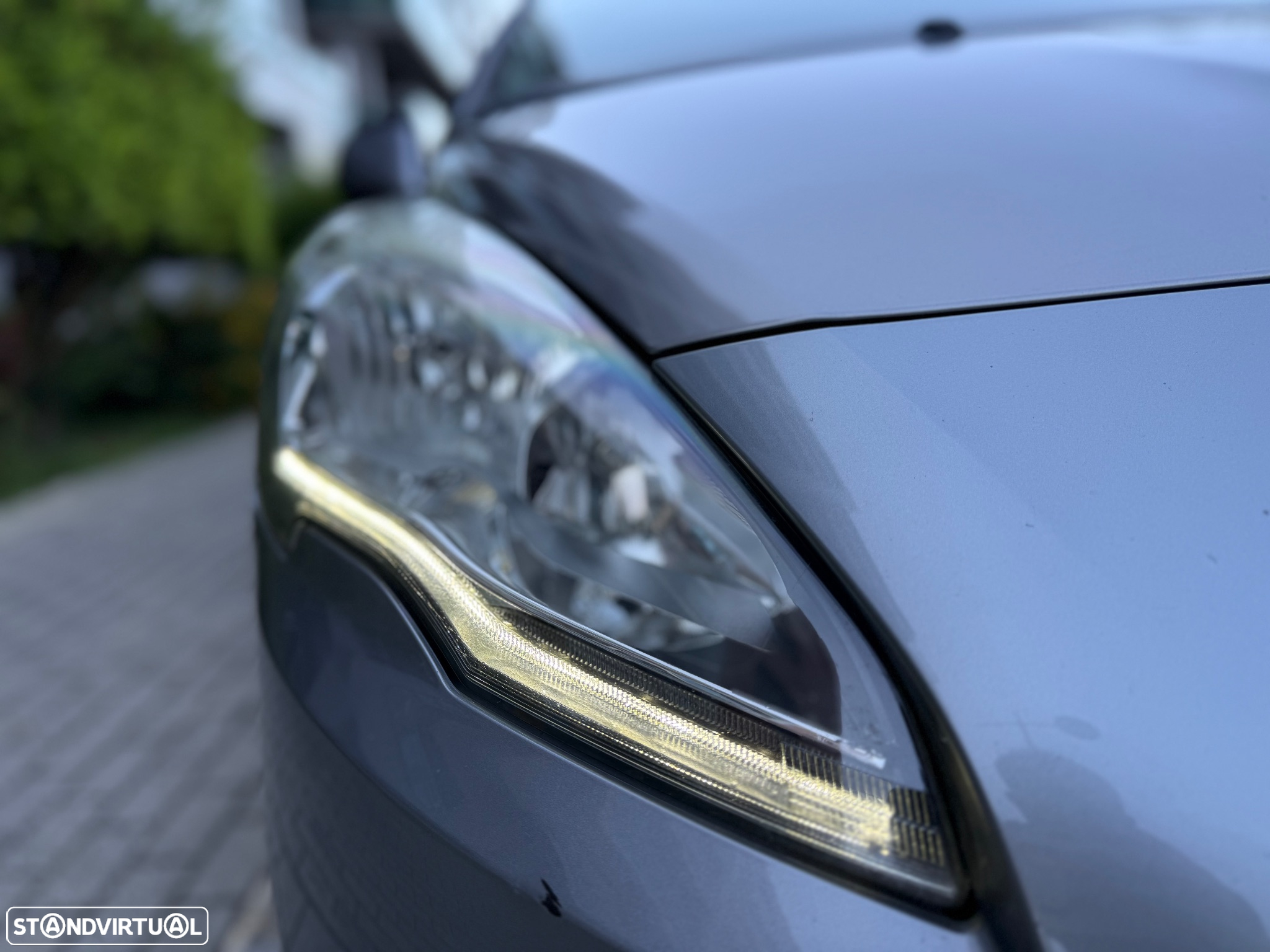 Peugeot 5008 1.6 E-HDi 5L Allure 2-Tronic J17 - 20
