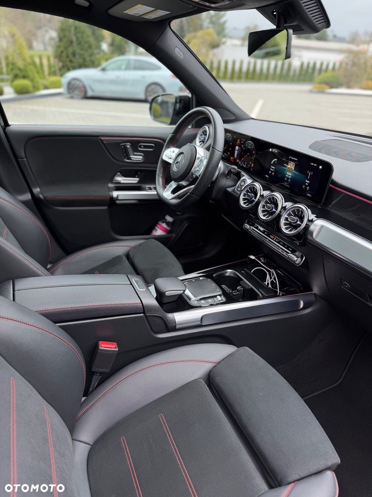 Mercedes-Benz GLB 250 8G-DCT AMG Line - 12