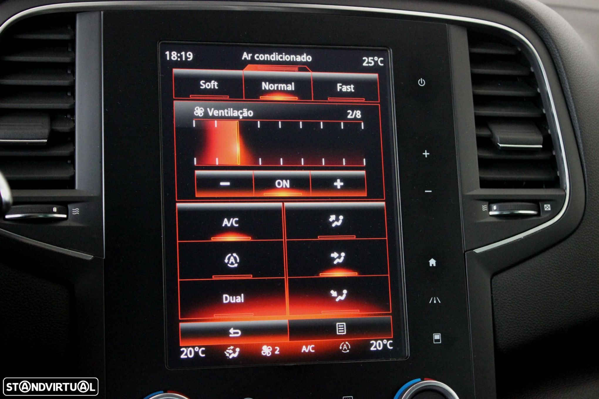 Renault Mégane 1.6 dCi GT EDC - 44