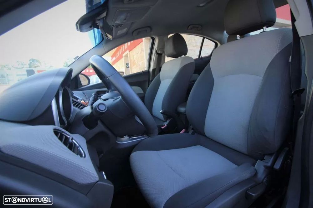 Chevrolet Cruze 1.6 LT - 10