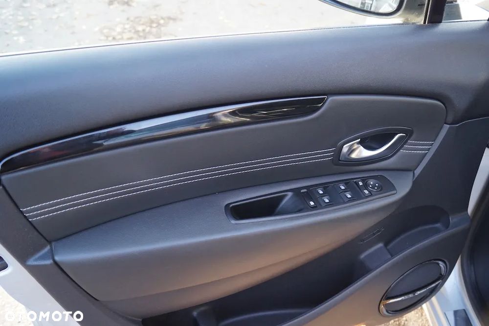 Renault Grand Scenic Gr 1.9 dCi Bose Edition - 15