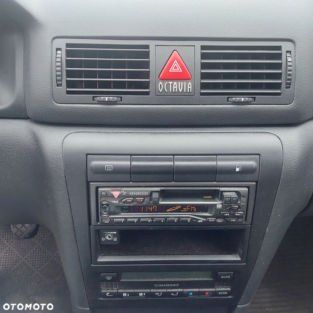 Skoda Octavia 1.6 Tour - 4