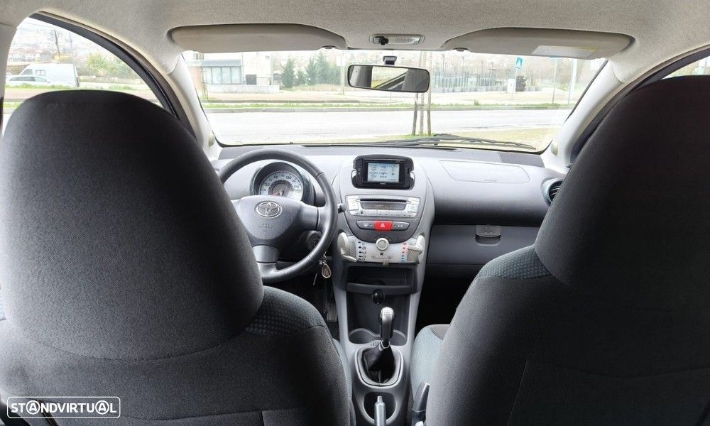 Toyota Aygo 1.0 - 11