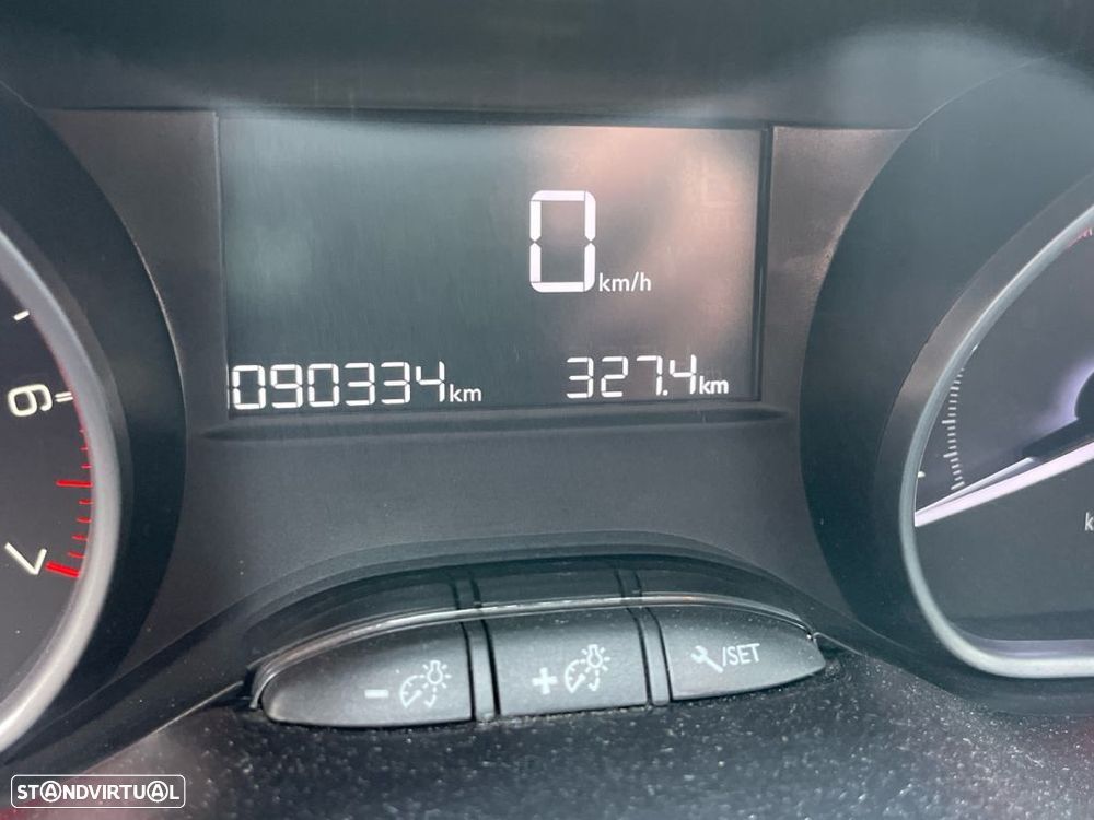Peugeot 208 1.2 PureTech Style - 3