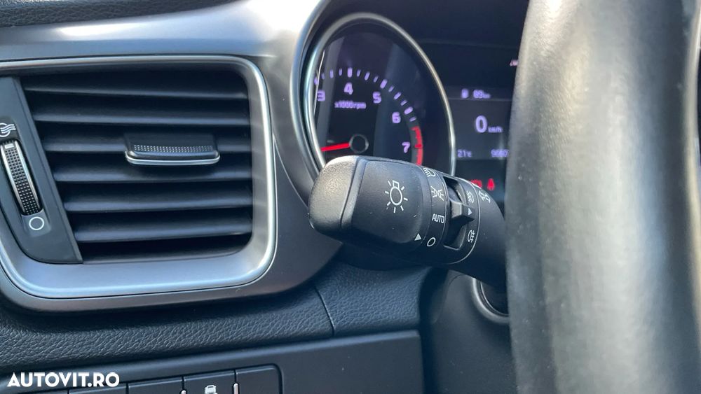 Kia Ceed - 28