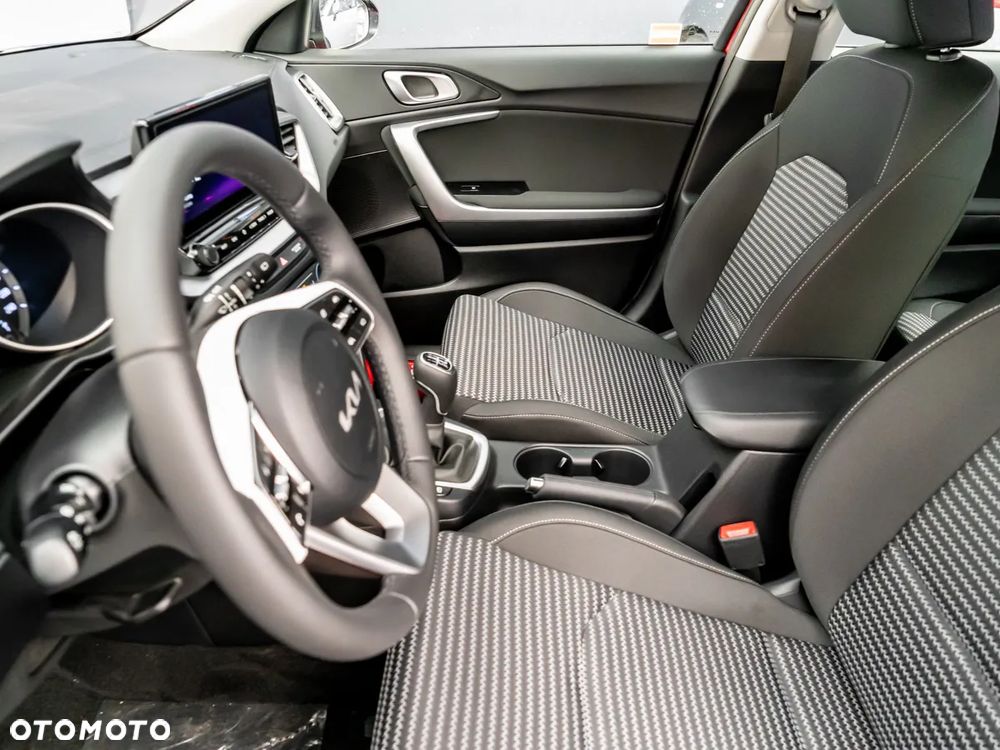 Kia Ceed 1.5 T-GDI M - 16