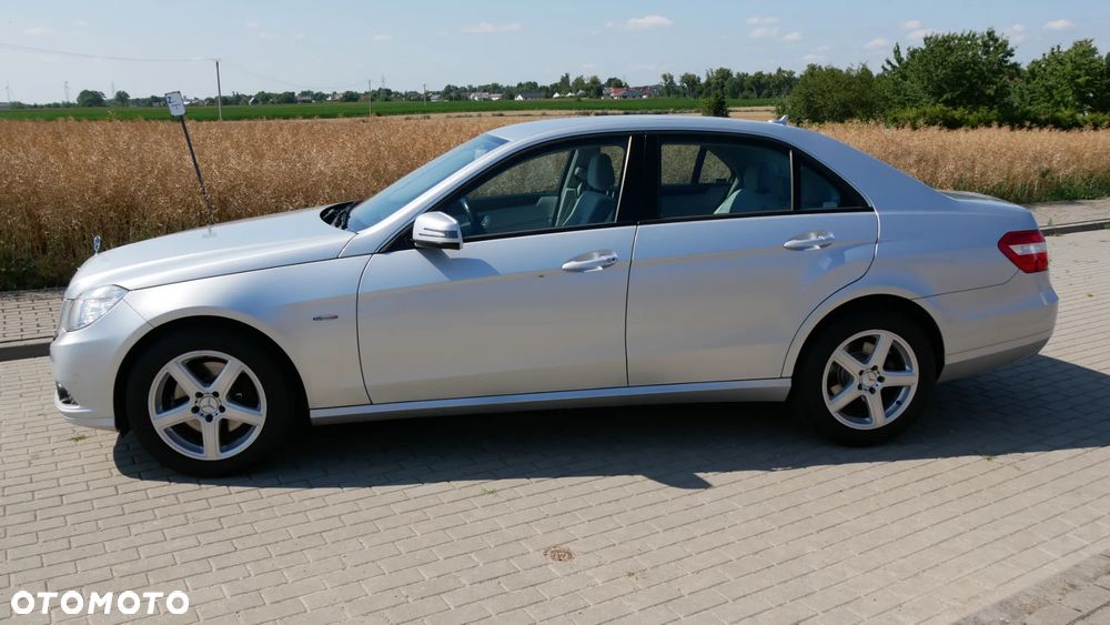 Mercedes-Benz Klasa E 250 CGI BlueEFFICIENCY Elegance - 7