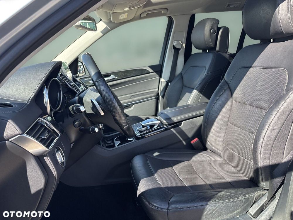 Mercedes-Benz GLS - 16