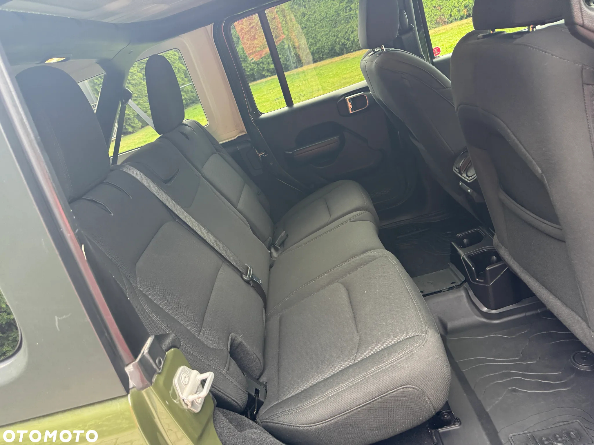 Jeep Wrangler - 24