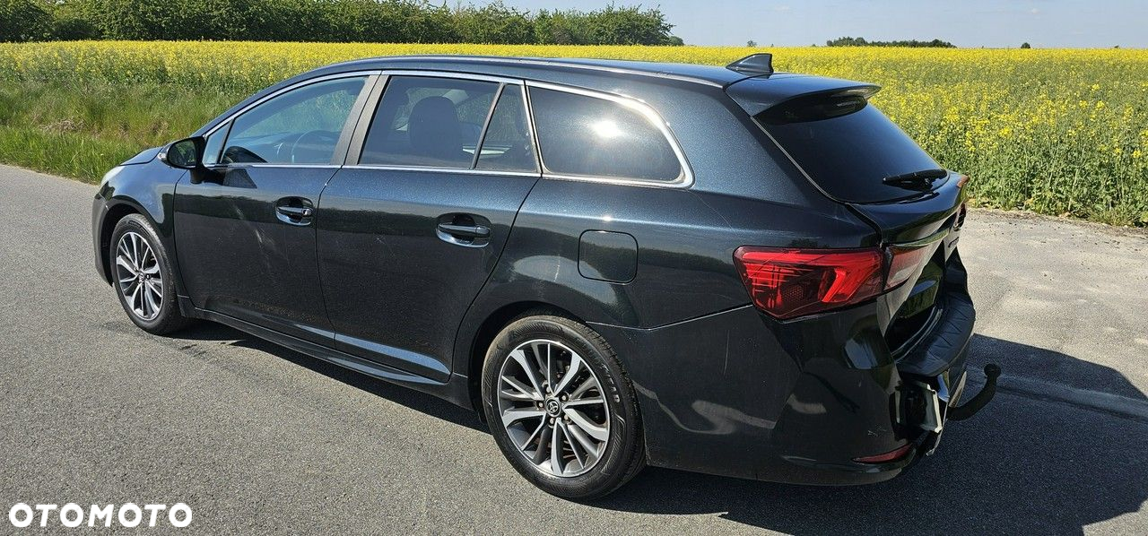 Toyota Avensis - 35