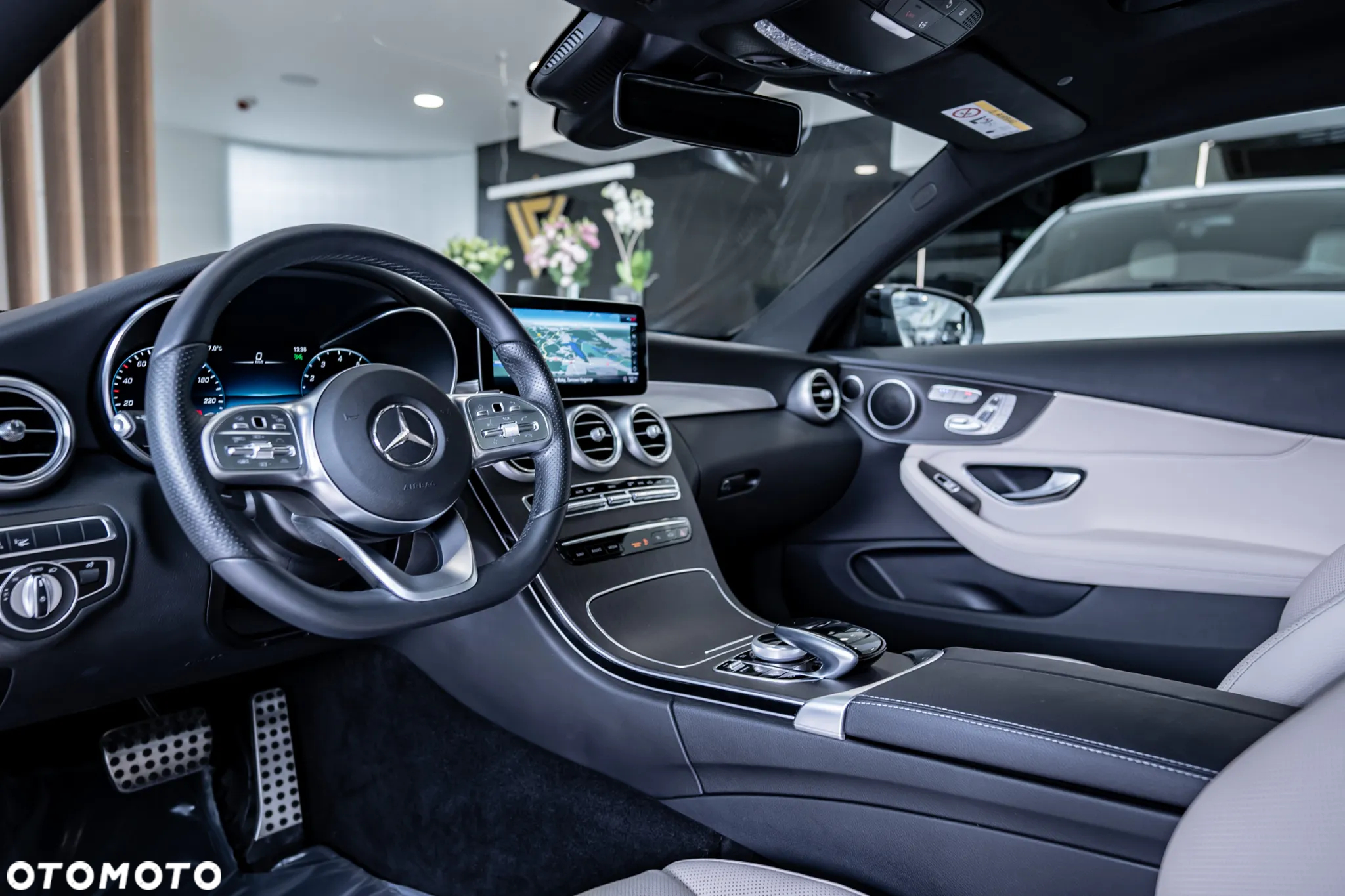 Mercedes-Benz Klasa C 300 9G-TRONIC - 26