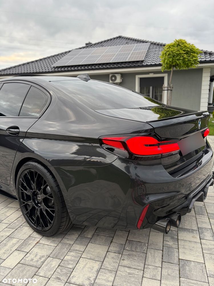 BMW Seria 5 M550i xDrive sport - 15