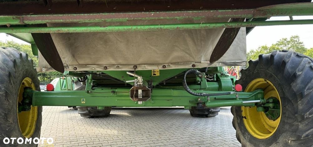 John Deere John Deere 1550 Kombajn zbożowy , 2007 , 1550 WTS,hederu 5,5 m - 8