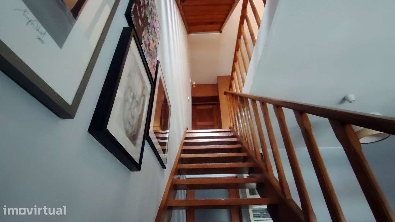 T2+1 duplex em Alvalade — A 10 minutos do Metro, a um passo de tudo - Grande imagem: 5/18