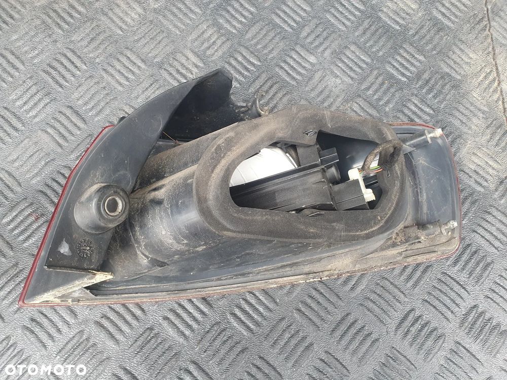 LAMPA TYŁ LEWA FIAT CROMA II KOMBI EUROPA 27490102 51727250 - 2
