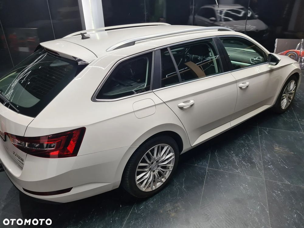 Skoda Superb 2.0 TDI DSG Sportline - 13
