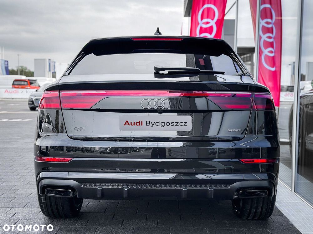 Audi Q8 - 12