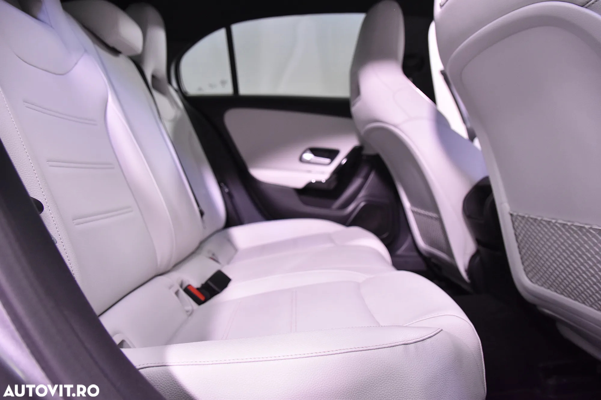 Mercedes-Benz A 200 4MATIC Aut. - 12