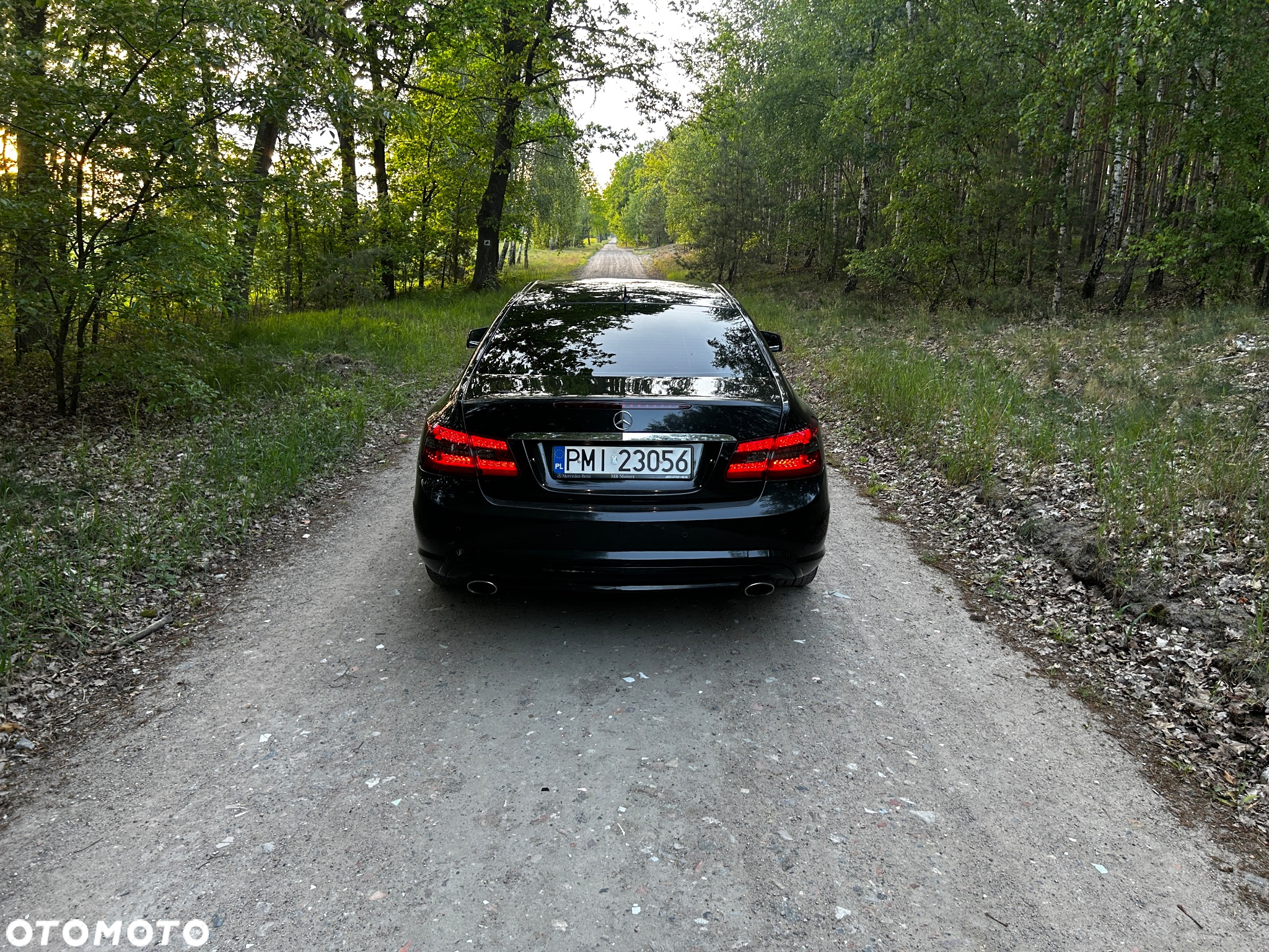 Mercedes-Benz Klasa E 350 CDI DPF Coupe BlueEFFICIENCY 7G-TRONIC Avantgarde - 3