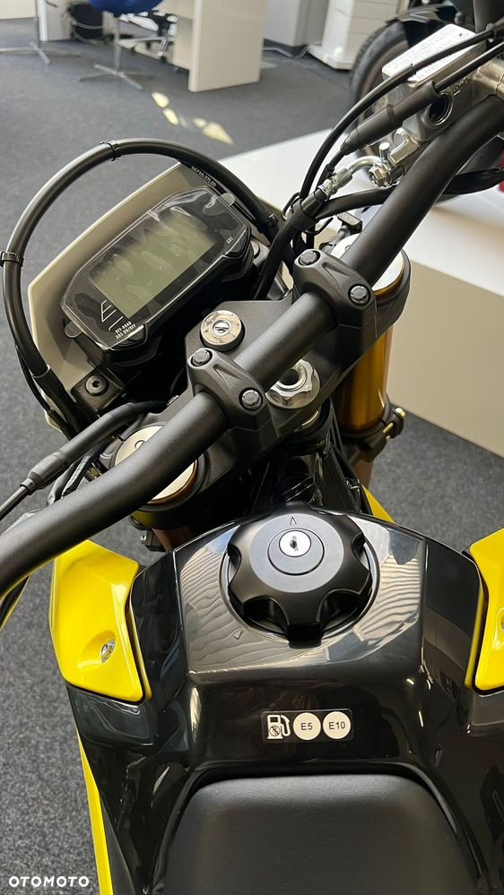 Suzuki DR-Z - 10