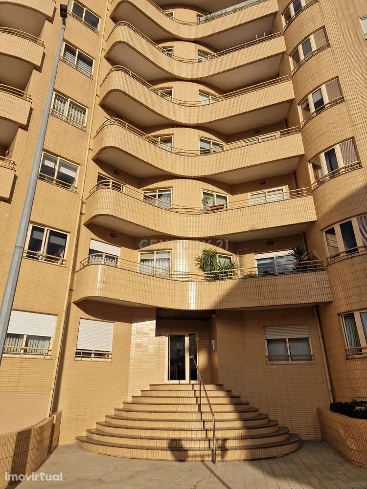 Apartamento T2 com Varanda em Rio Tinto, Gondomar - Grande imagem: 3/38