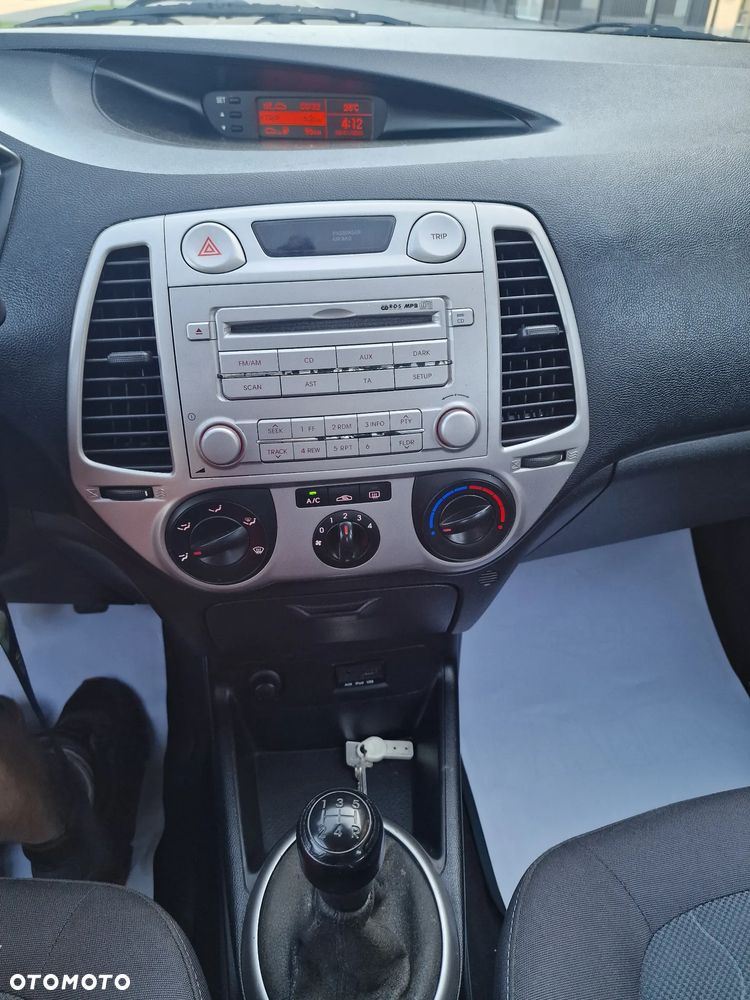 Hyundai i20 - 20