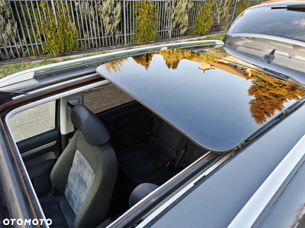 Volkswagen Touran 1.6 TDI DPF BlueMotion Technology Highline - 38