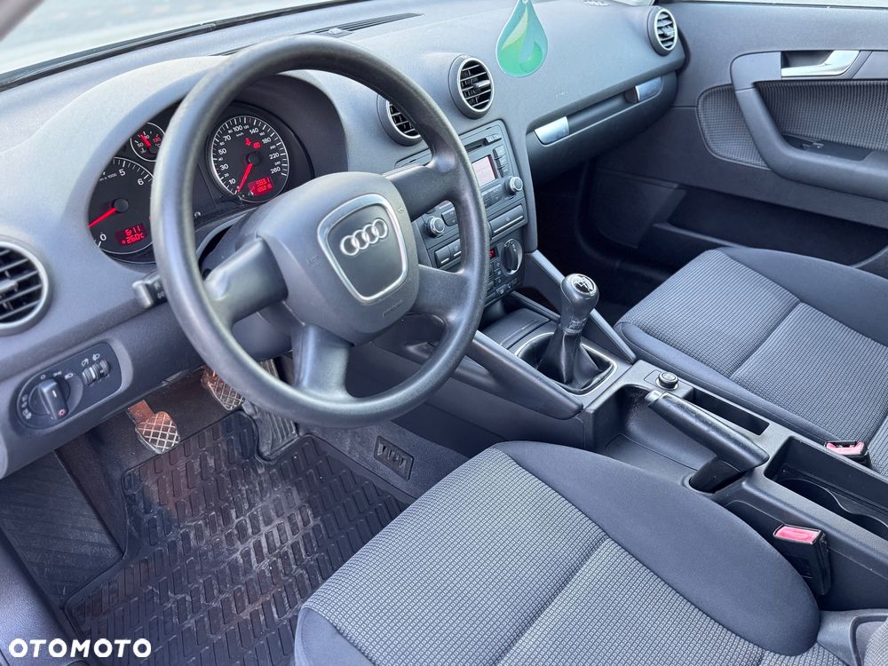Audi A3 Sportback 1.6 Attraction - 11