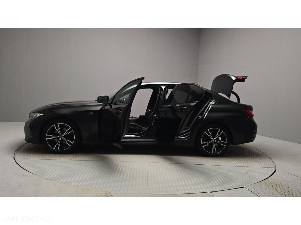 BMW Seria 3 320d xDrive M Sport - 10