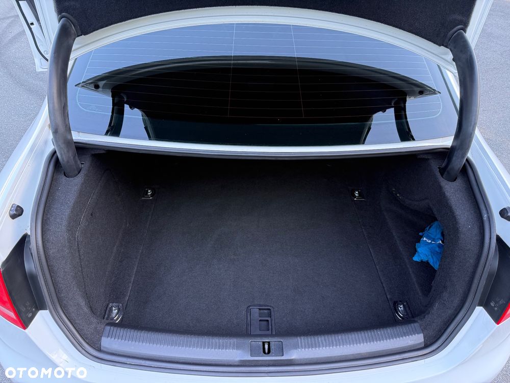 Audi A4 Limousine - 19