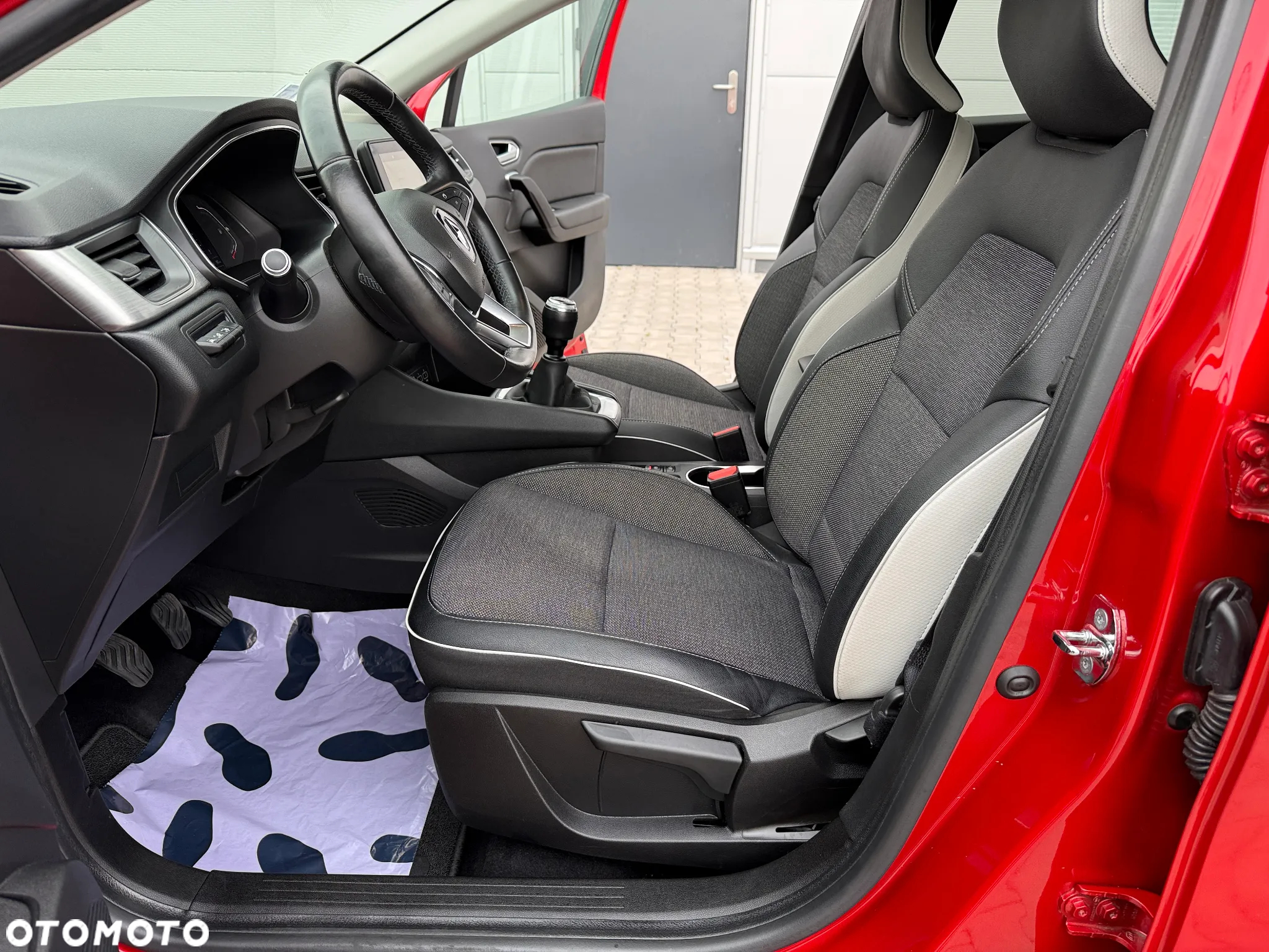 Renault Captur TCe 100 INTENS - 6