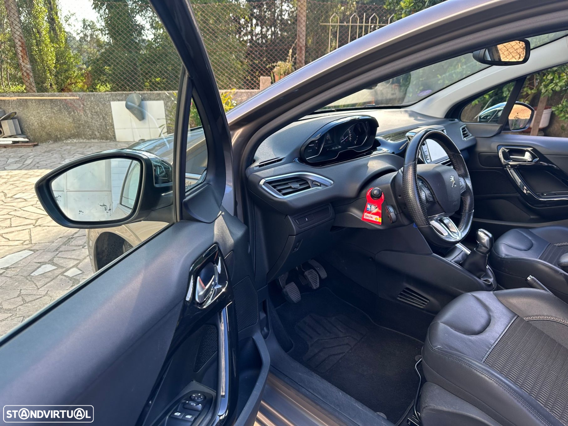 Peugeot 208 1.2 VTi Allure - 10