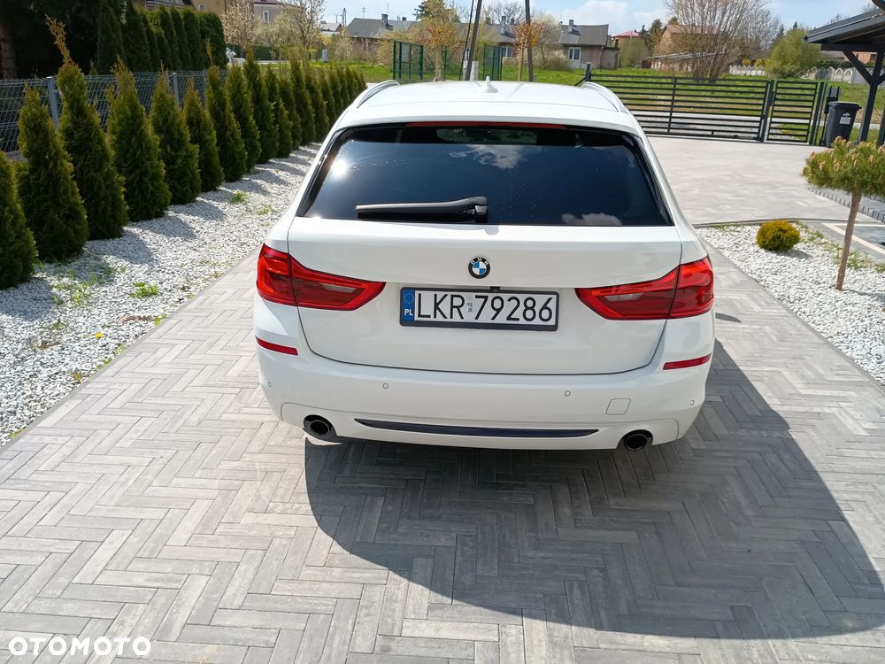 BMW Seria 5 520d xDrive Sport Line - 4