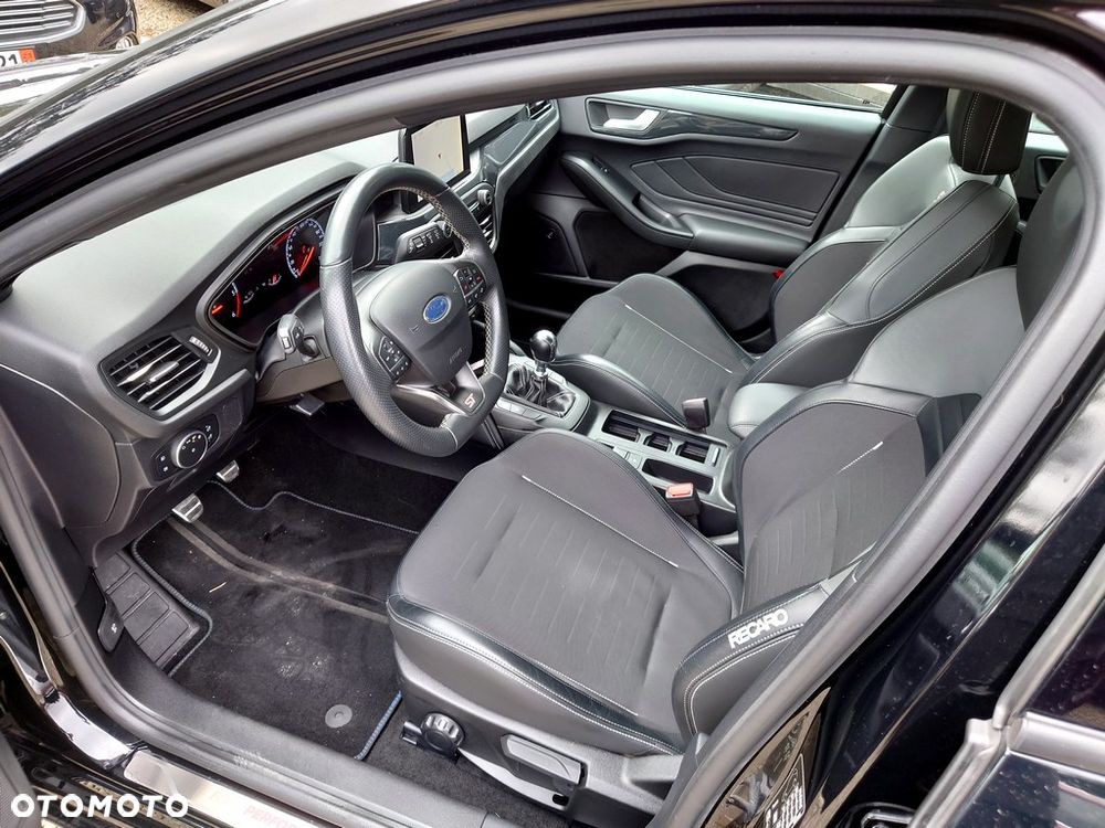 Ford Focus 2.0 EcoBlue ST - 11