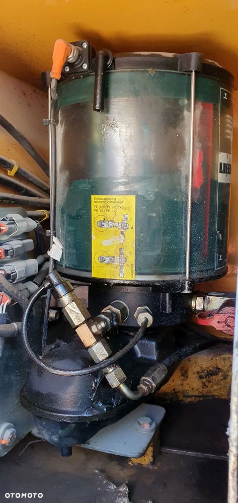 Liebherr R924 LC - 12