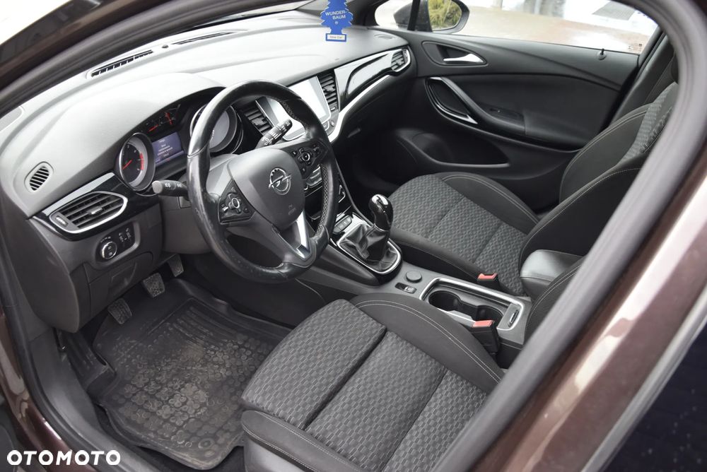 Opel Astra 1.4 T Elite - 26