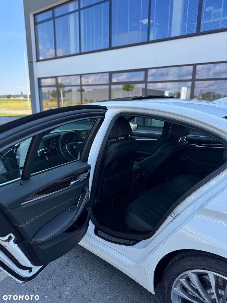BMW Seria 5 530i xDrive GPF Sport Line sport - 11