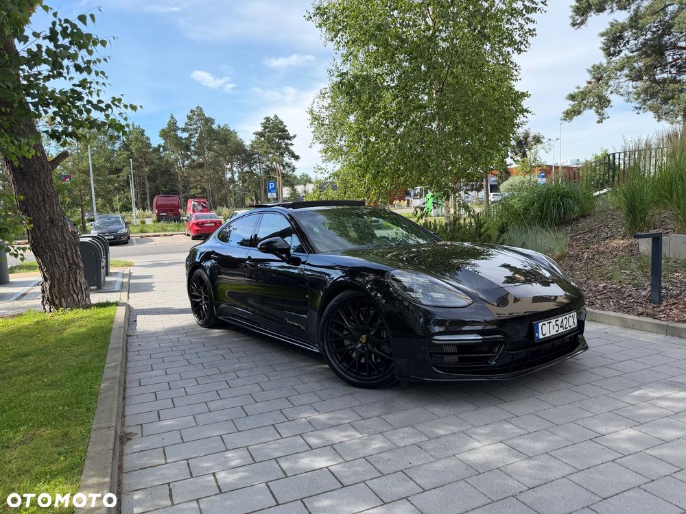 Porsche Panamera 4 E-Hybrid 10 Years Edition - 31