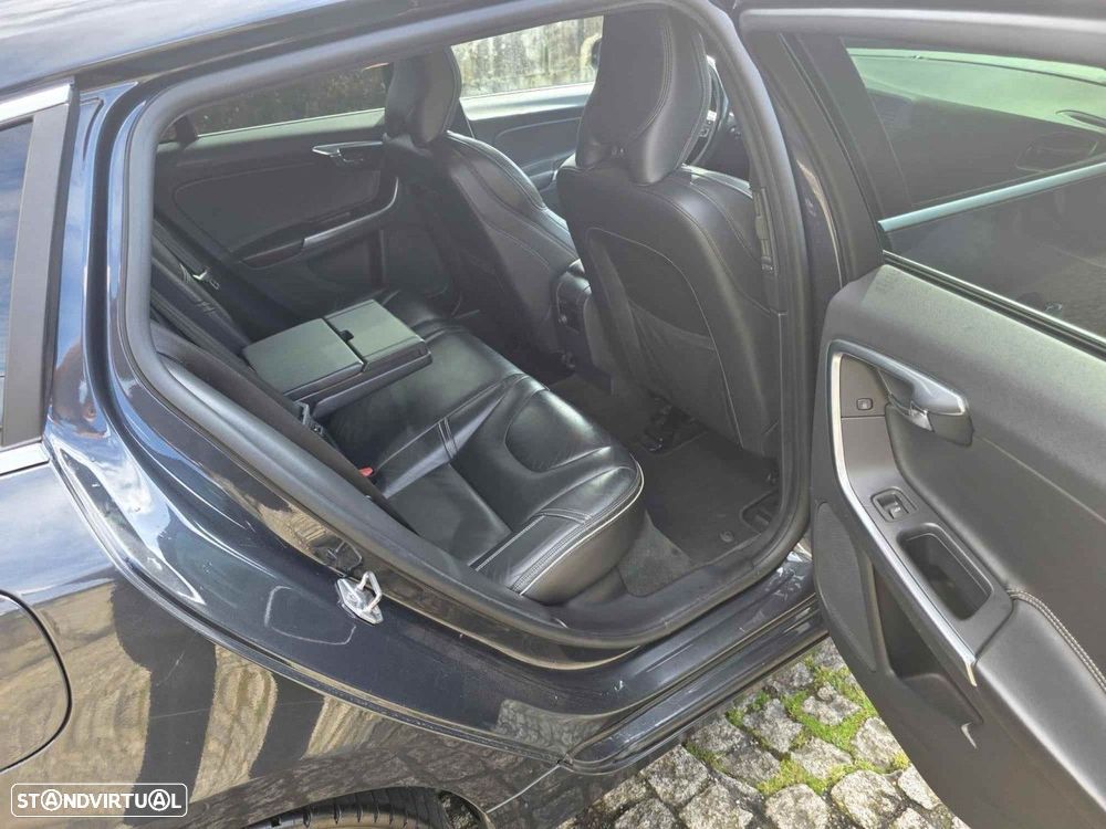 Volvo V60 D6 Twin Engine Geartronic RDesign - 17