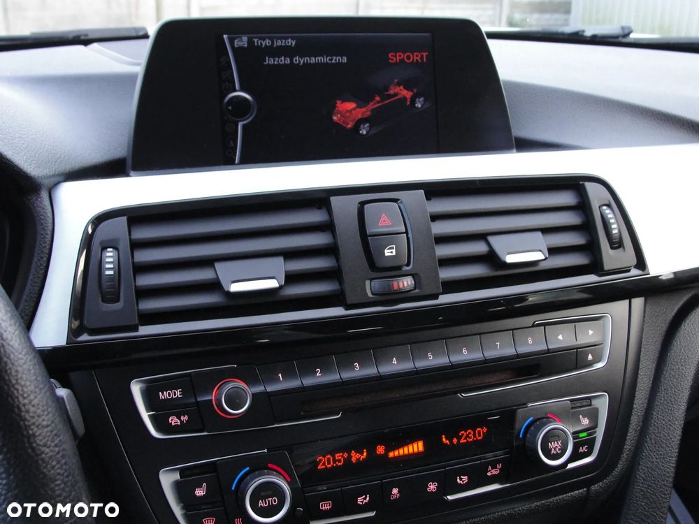 BMW Seria 3 318d Blue Performance Sport Line - 31