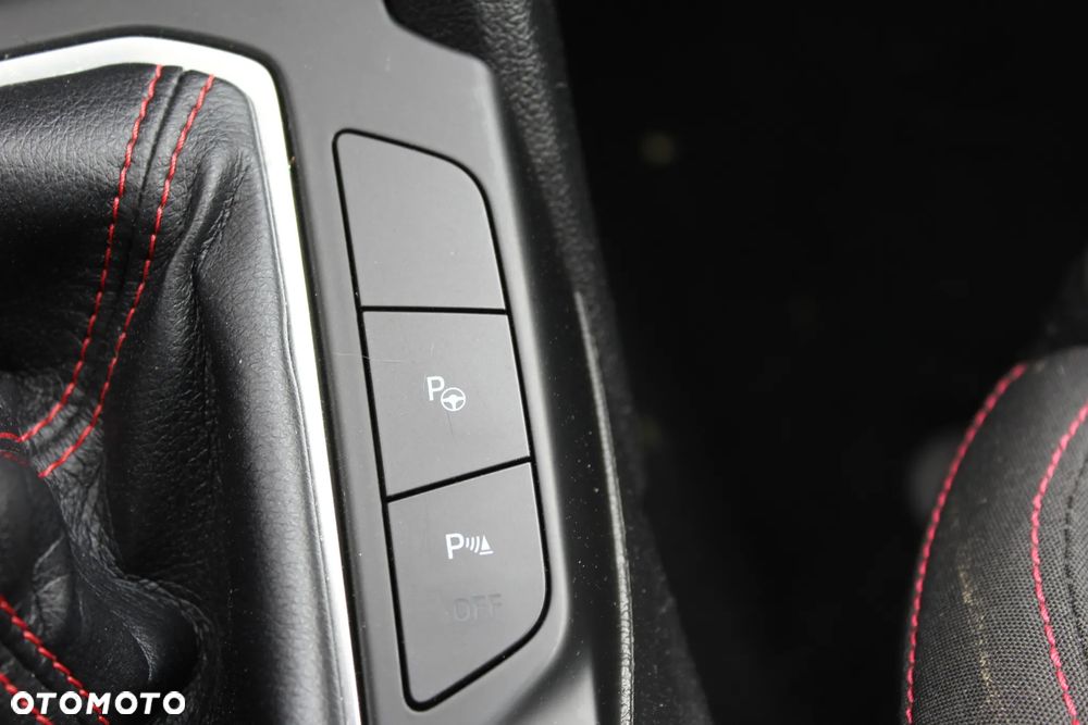 Ford Focus 2.0 TDCi ST-Line Red ASS - 29