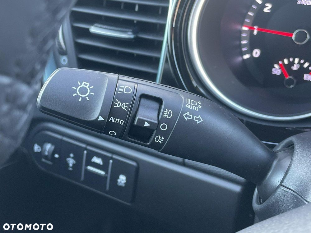 Kia XCeed 1.6 T-GDI Tribute DCT - 24