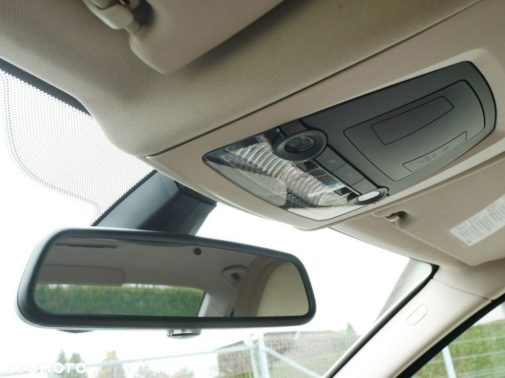 BMW Seria 5 520d Luxury Line - 29