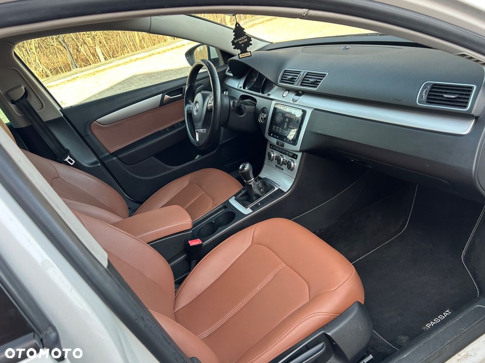 Volkswagen Passat - 3