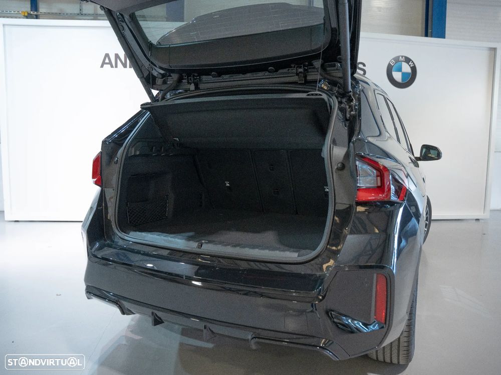 BMW iX1 eDrive20 Pack Desportivo M - 24